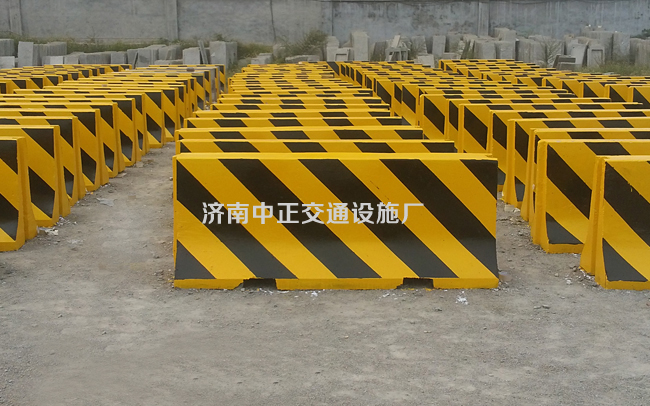 2米水泥墩产品展示