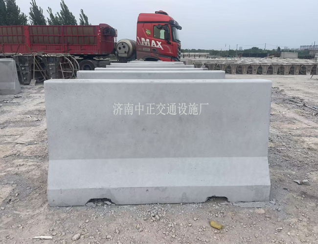 	200×110水泥墩