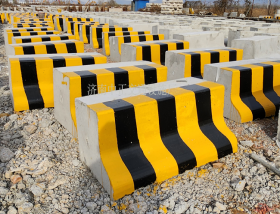 1×50围挡水泥墩