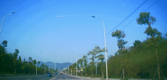 斑马线礼让_马路墩子_交通安全事故