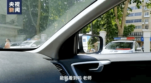 马路墩子_交通安全事故_斑马线礼让