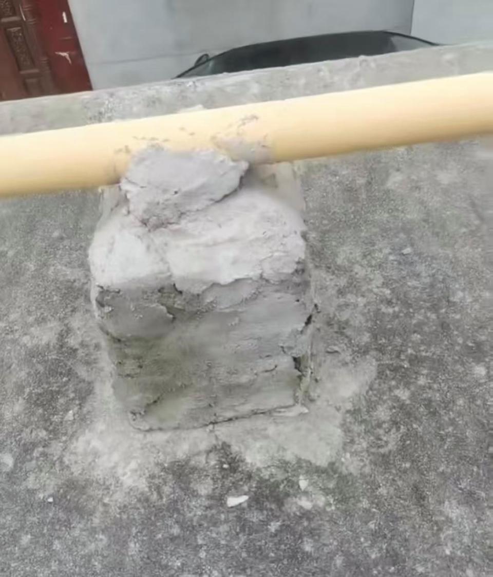 自家屋顶水泥墩_水泥墩子_天然气公司偷建漏水